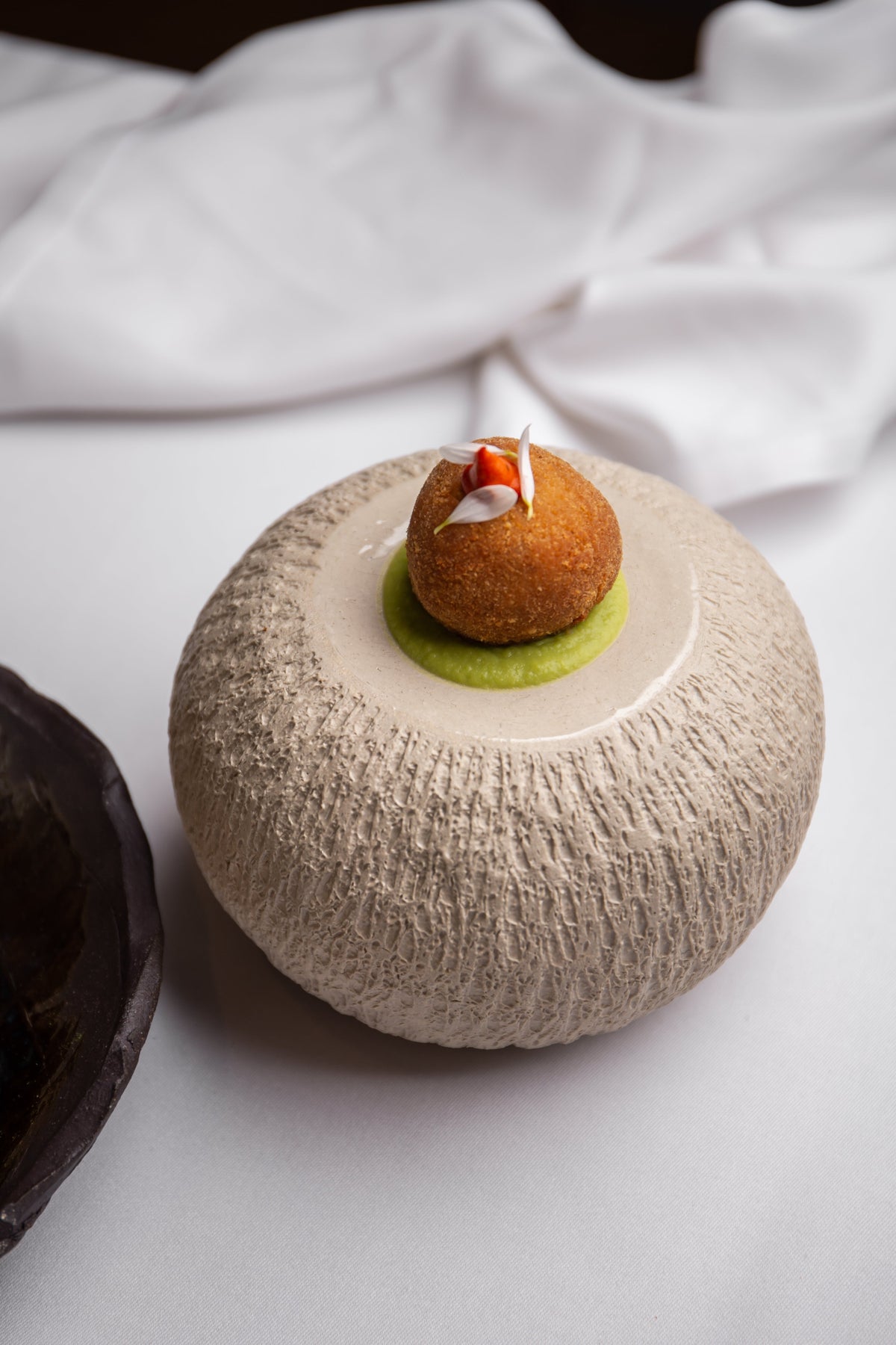 Milan y Bojana jugando — set para el restaurante Metropolitan, Hyatt Regency Belgrado